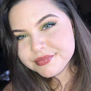 Meet your Posher, Ivy